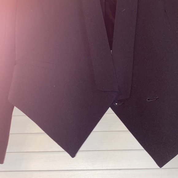 Victoria Secret cropped blazer - Picture 3 of 5